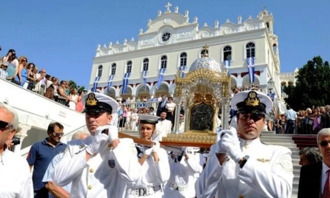 Δεκαπενταύγουστος: Οι Έλληνες γιορτάζουν «Το Πάσχα του καλοκαιριού»